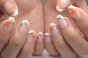 herbst auf den nägeln french nails mit blätter design
