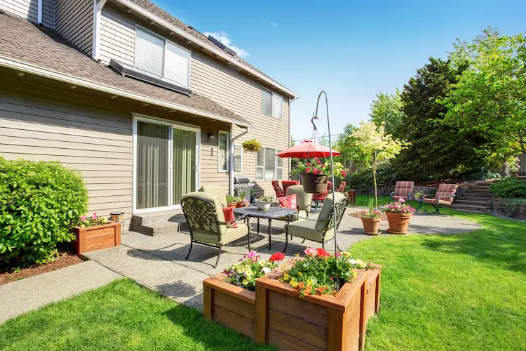 Hitze auf Südterrasse ohne Überdachung im Sommer 