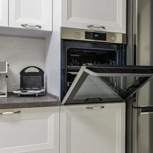 kühlschrank neben backofen planen