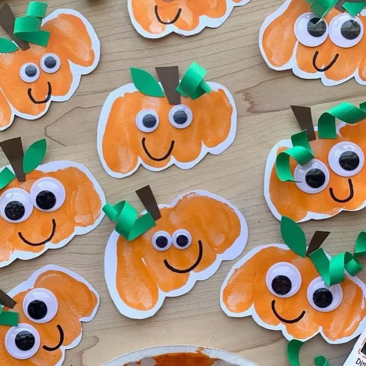 Kürbis stempeln im Herbst Anleitung