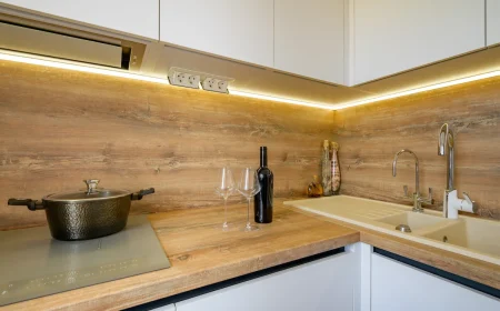 moderne küche mit unterbausteckdosen