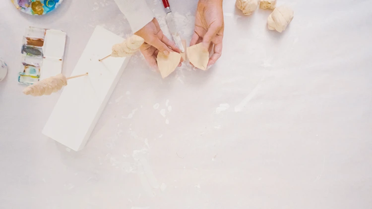 ohren für das einhorn aus modelliermasse