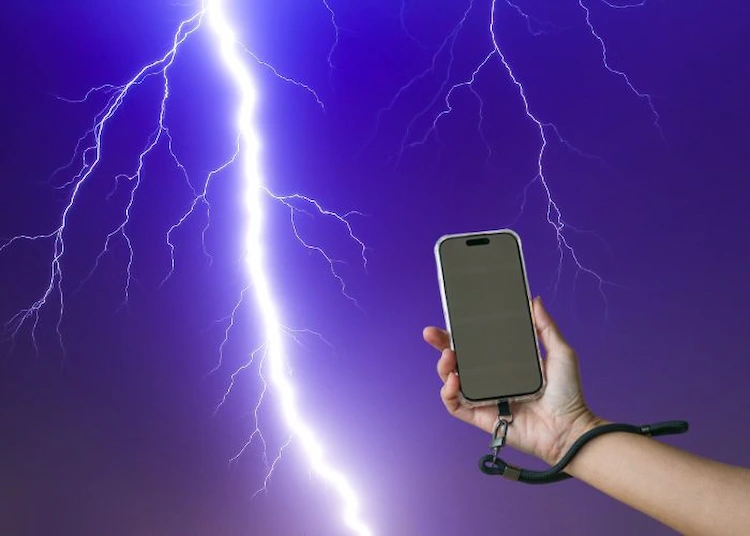 peinlichsten Handy-Unfälle bei Sturm draußen