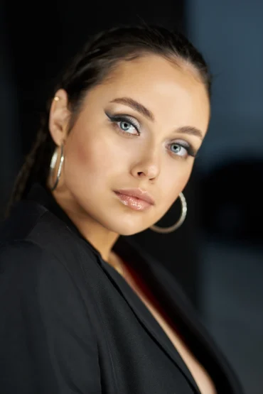 schminktipps für blaue augen und braune haare – glamouröser abend look