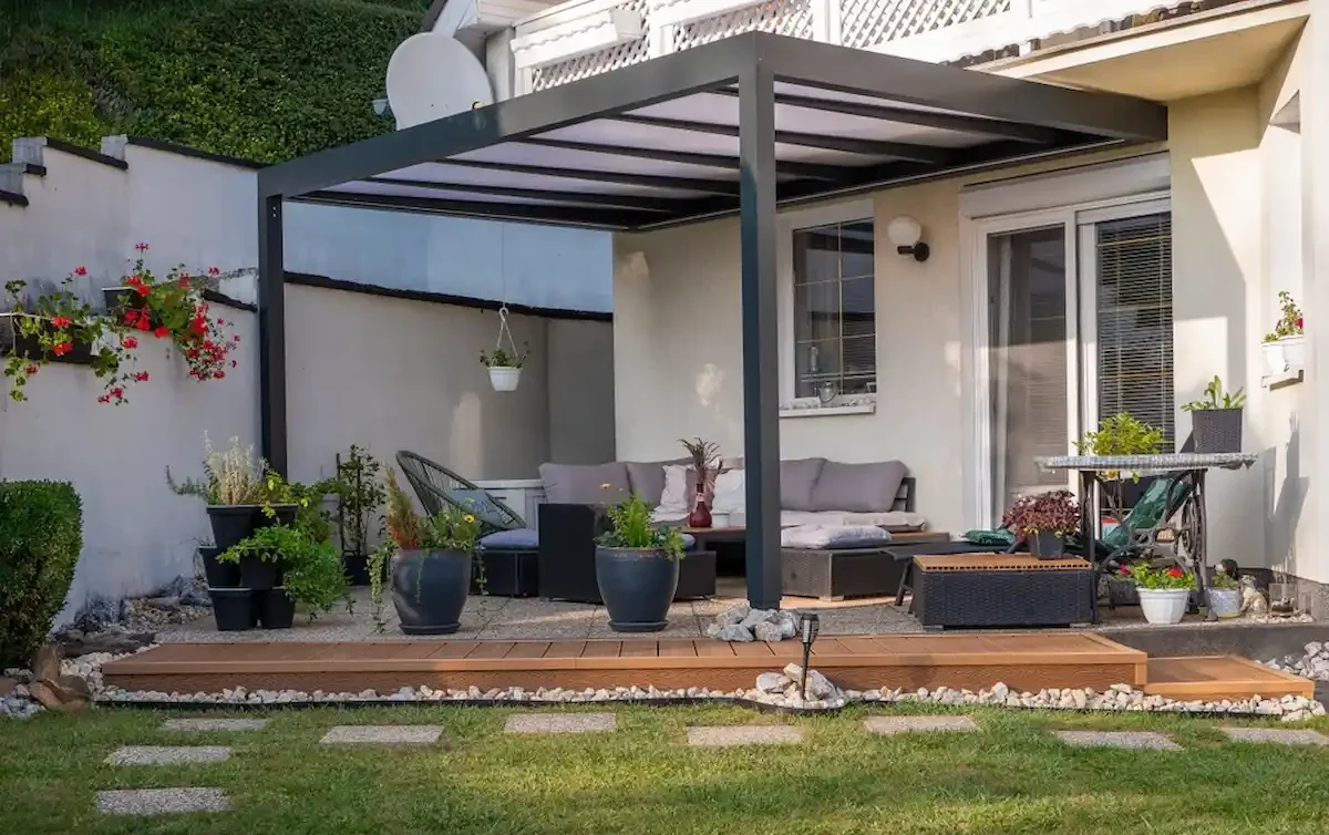 Stilvolle Terrassenüberdachung für die Südterrasse Marek M