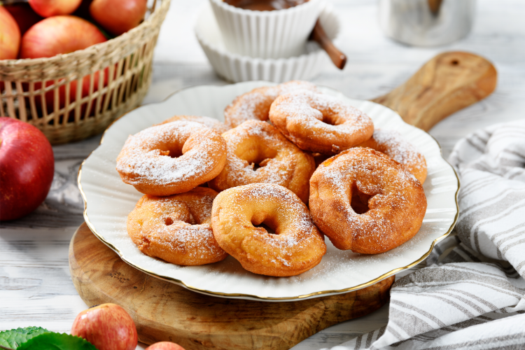 apfelkrapfen im teigmantel aus der heißluftfritteuse – ein herbstdessert
