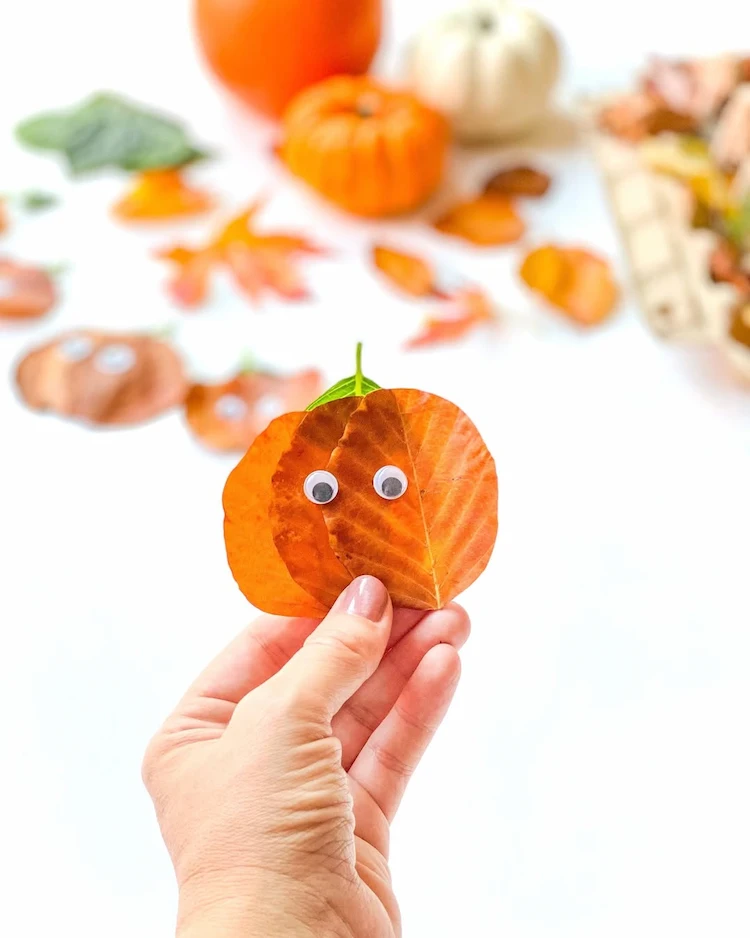 Basteln mit Kleinkindern im Herbst Zierkürbisse