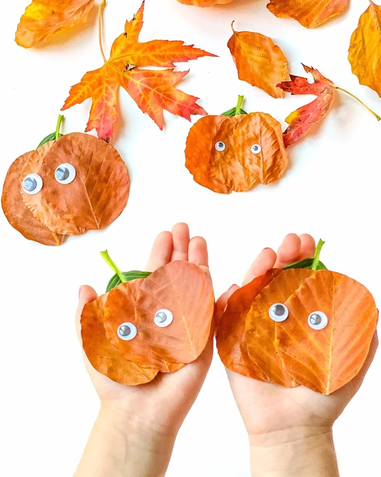 Deko Idee für den Herbst Kürbisse aus Herbstblättern