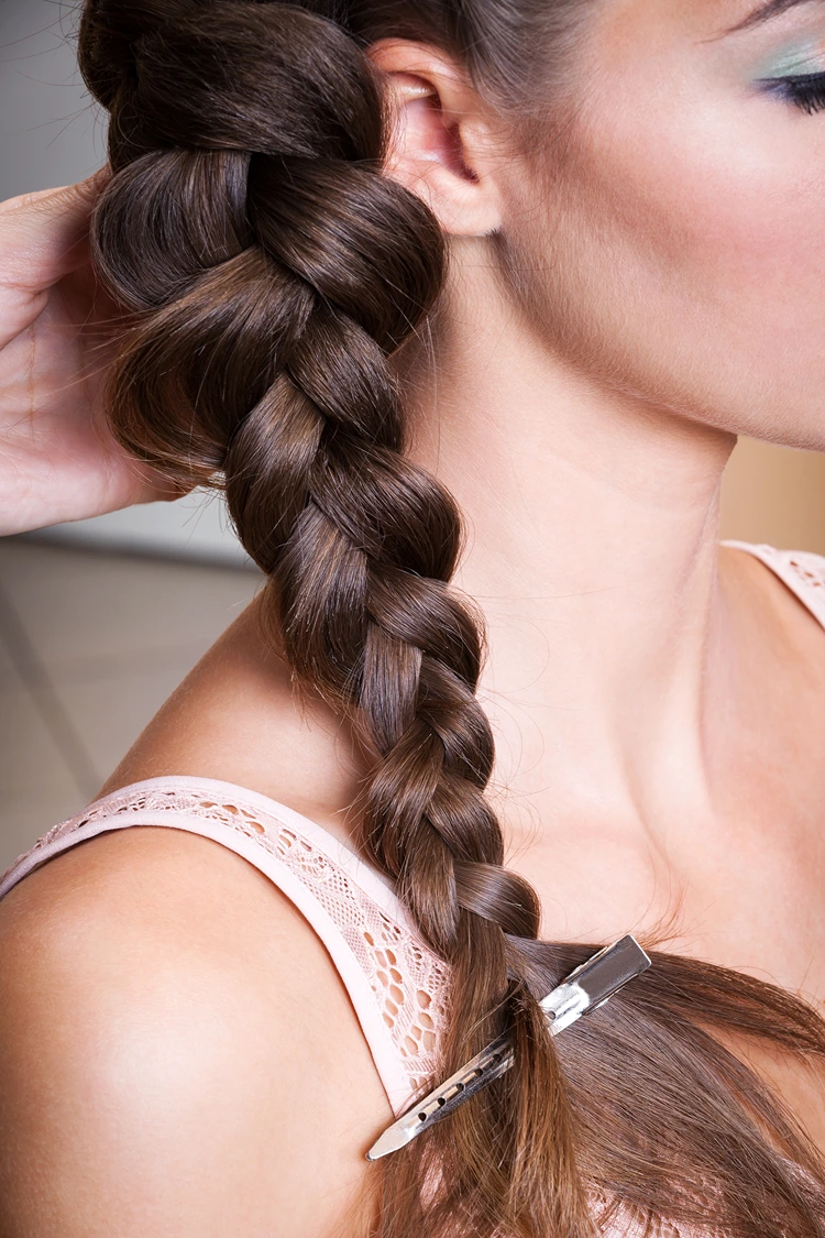 flechtkranz frisur anleitung – strähnen gleichmäßig einflechten