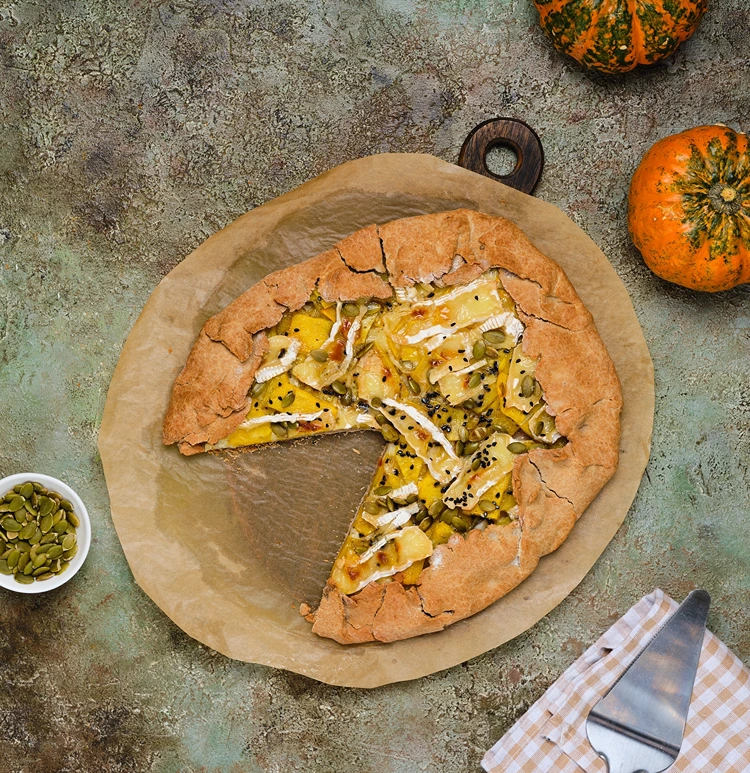 Füllung für Galette mit Schmand, Samen und Kräutern