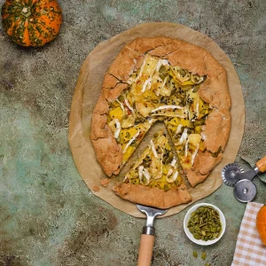 Glutenfreie Galette mit Buchweizen, Butternut-Kürbis, Brie und Kürbiskernen backen