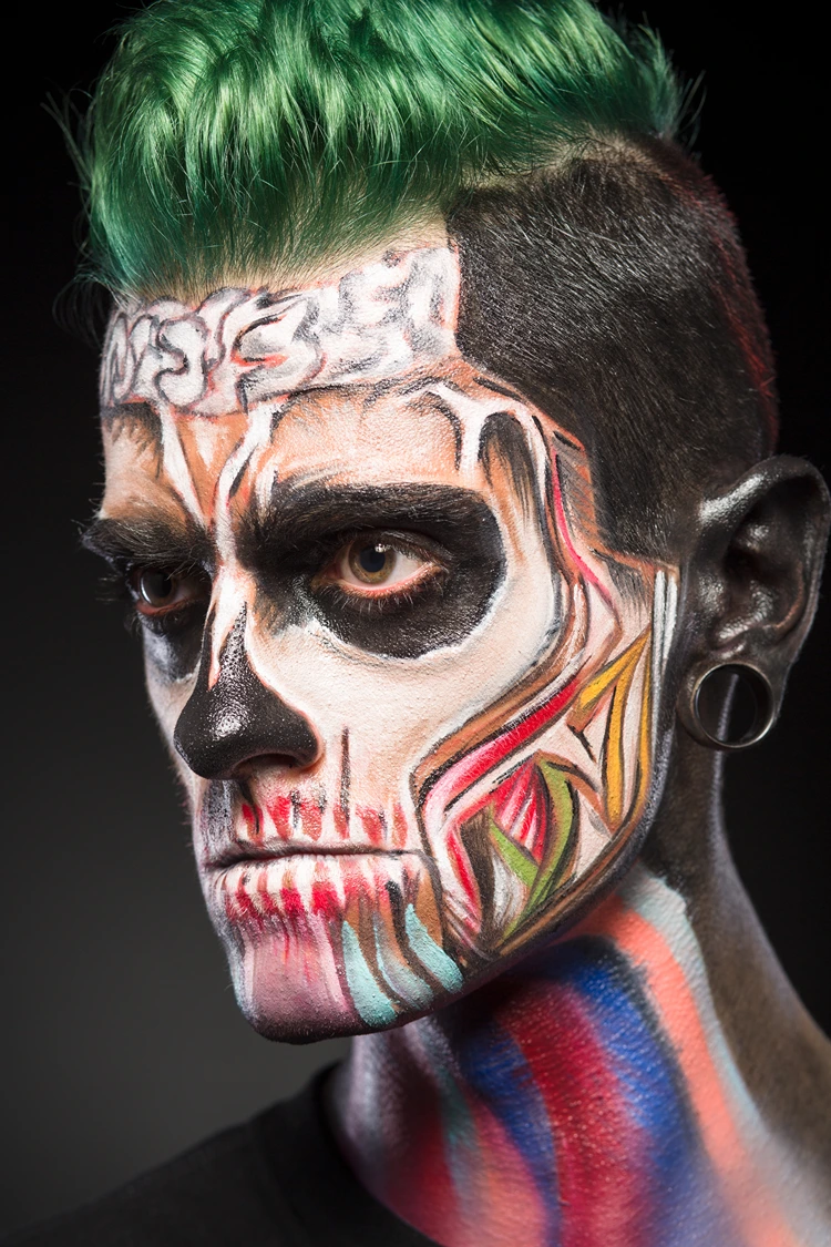 halloween make up inspiration für männer – anatomischer schädel in farbe