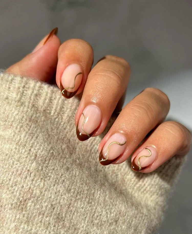 herbst french nails braune spitzen goldene elemente