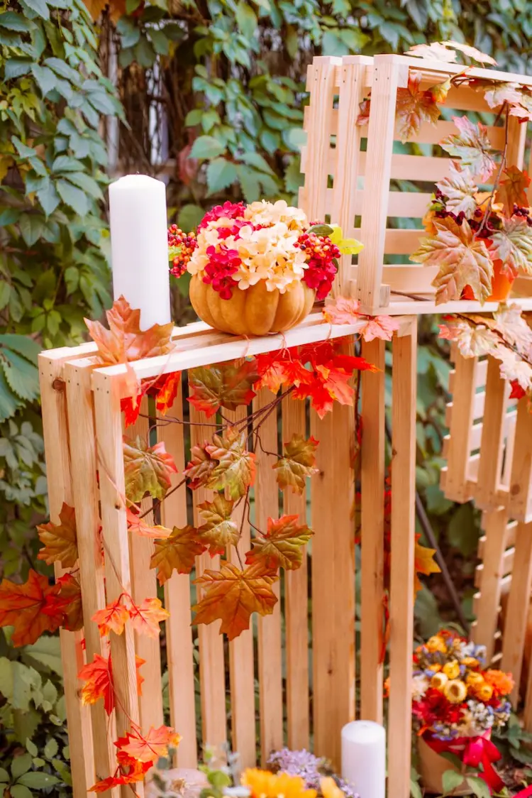 Herbstlich dekorieren Ideen für Fotostrecke im Garten