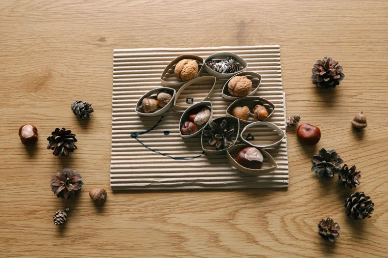 Igel mit Walnüssen, Zapfen, Kastanien und Eicheln gestalten