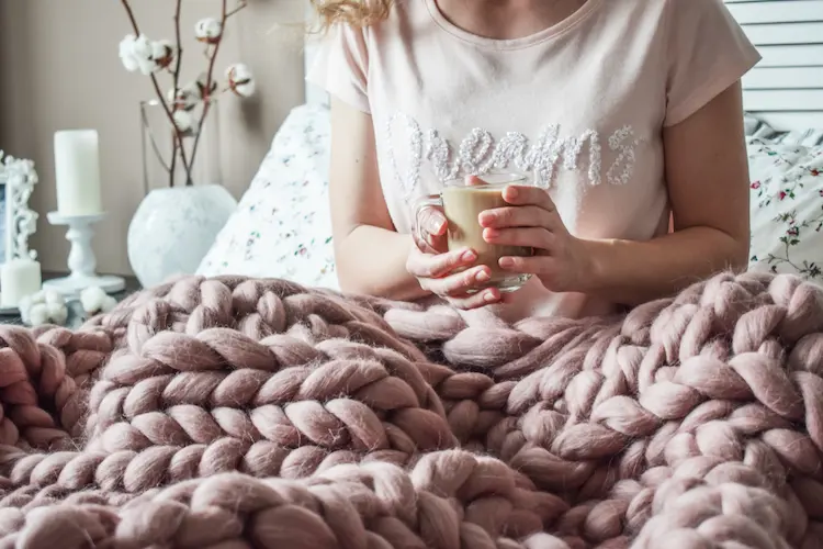 Riesenmaschen und Volumen für Knittware 