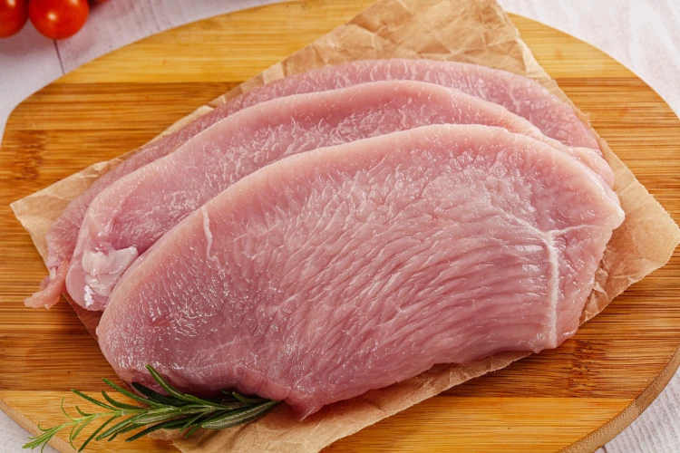 rohes ungekochtes putenfilet steak für den grill