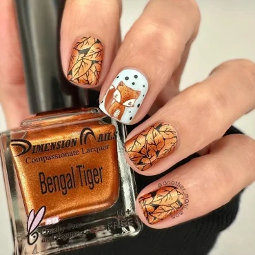 schimmernde kupfer nägel fuchs auf akzentnagel