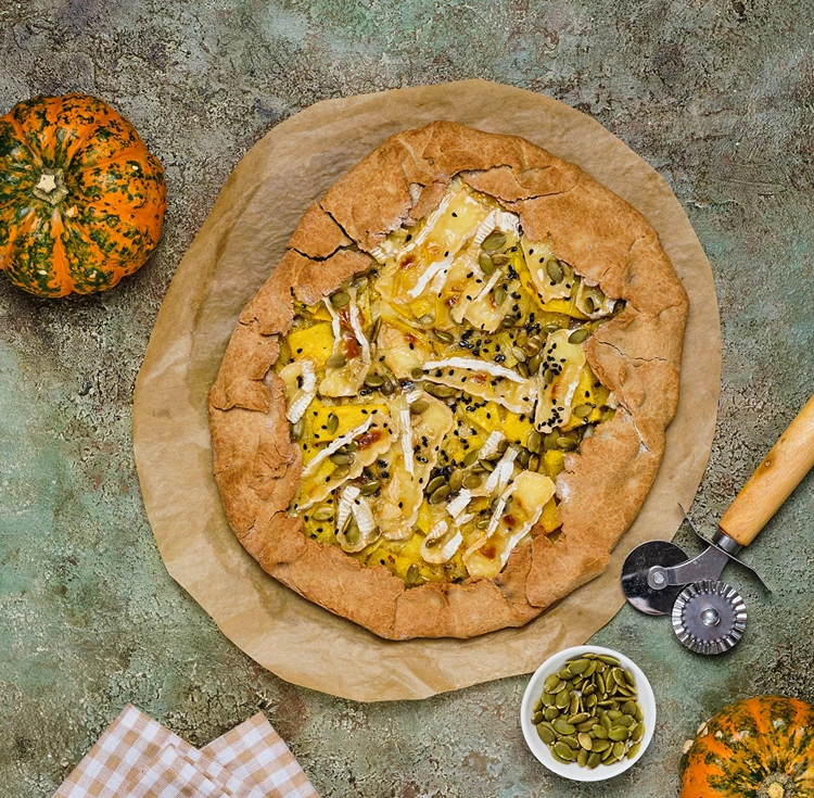 Schneller herzhafter Snack für den Herbst mit selbstgemachtem Teig