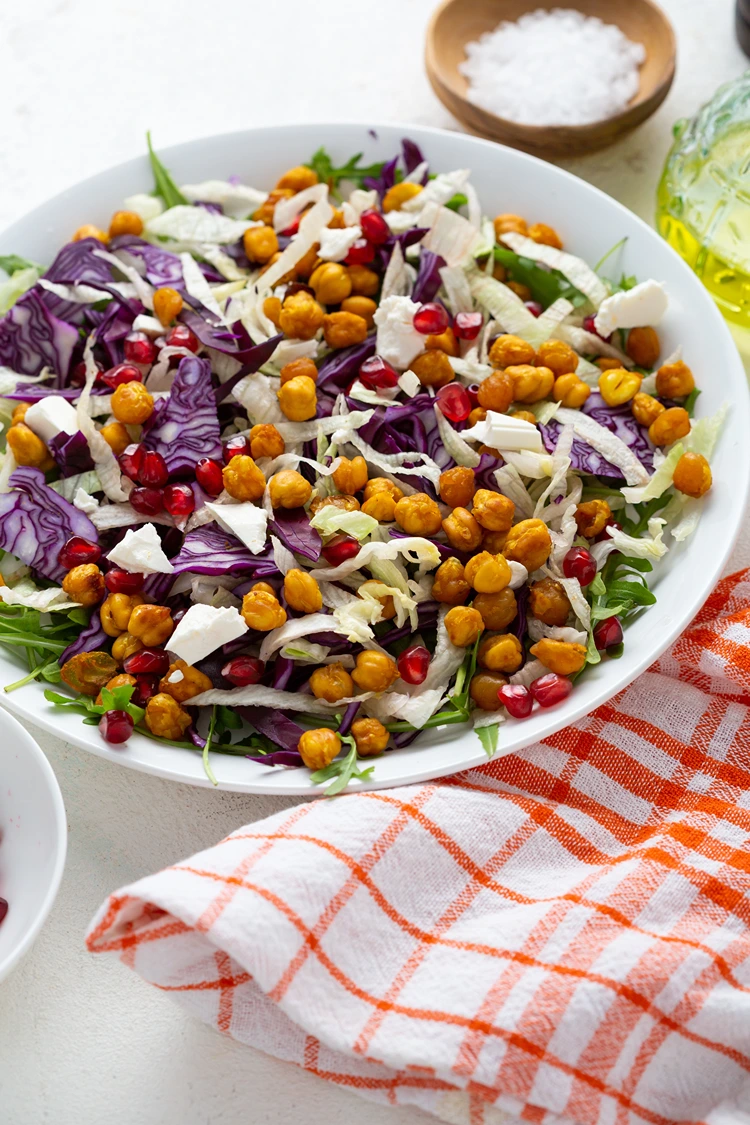 spitzkohl kichererbsen salat mit feta granatapfel