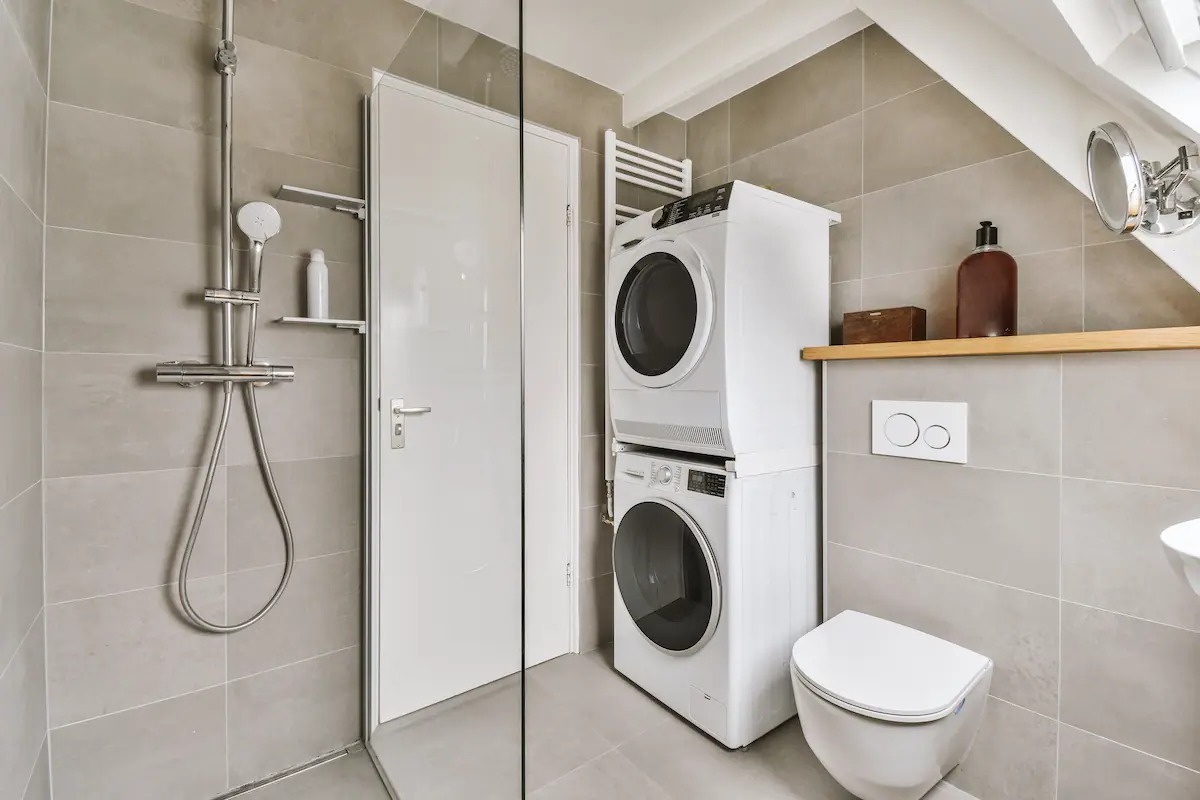 bad unter der dachschräge mit dusche