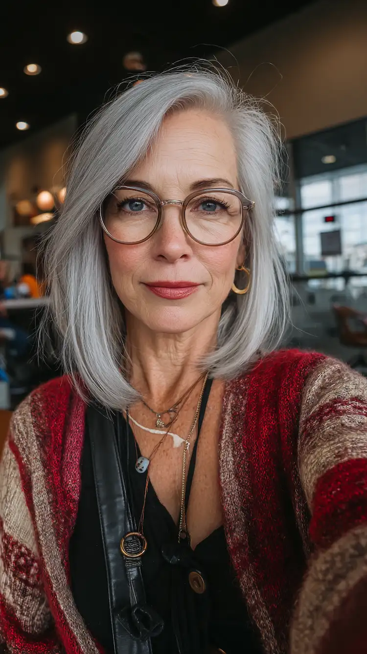 Long Bob und Brille passen perfekt zusammen