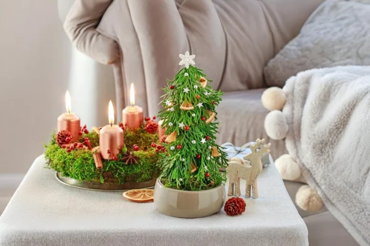 Mini-Weihnachtsbaum-selber-machen-aus-Thuja-Zweigen-f-r-eine-sch-ne-Tischdeko