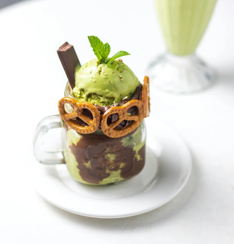 Selbstgemachtes Eis als Dessert für den Sommer