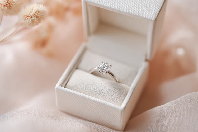 Test für Verliebte Überraschungsverlobung oder geplant zusammenkaufen