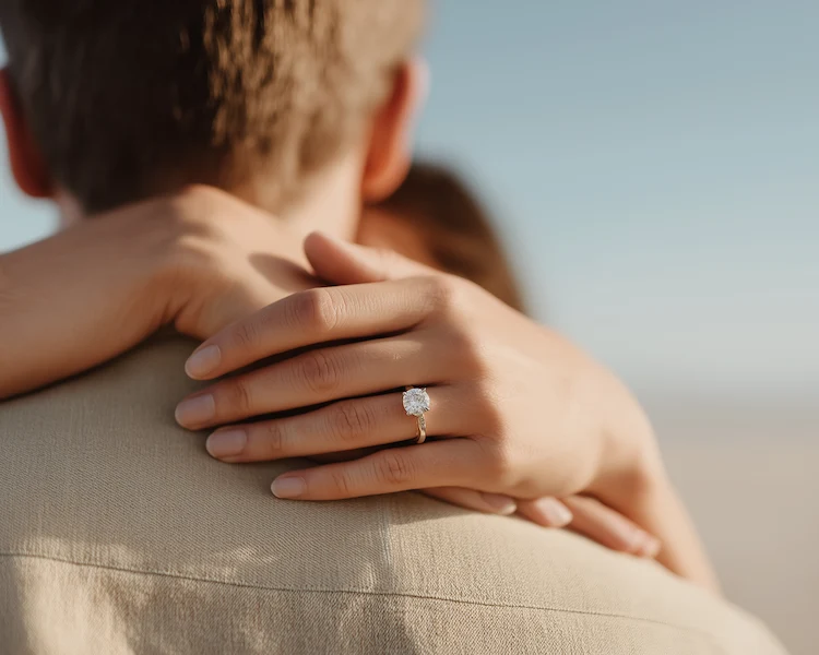 Verlobungsring schenken als Überraschung oder zusammen kaufen