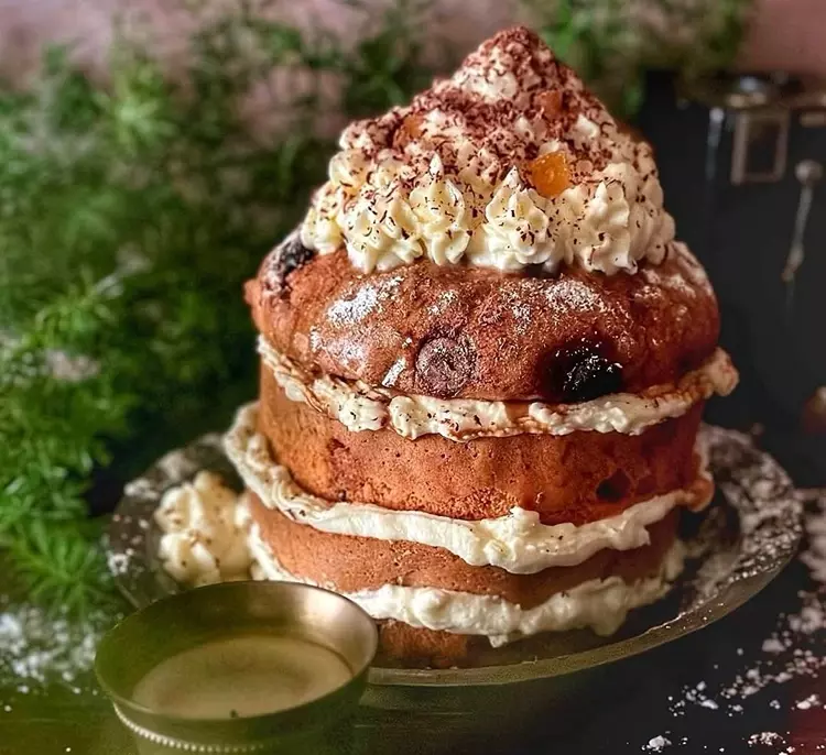Alten Rosinenkuchen in ein leckeres Tiramisu verwandeln