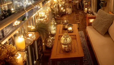 balkondeko für den winter mit viel licht