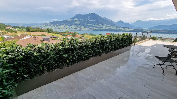 Künstliche Hecken - ein Projekt aus der Schweiz von Dekohaus