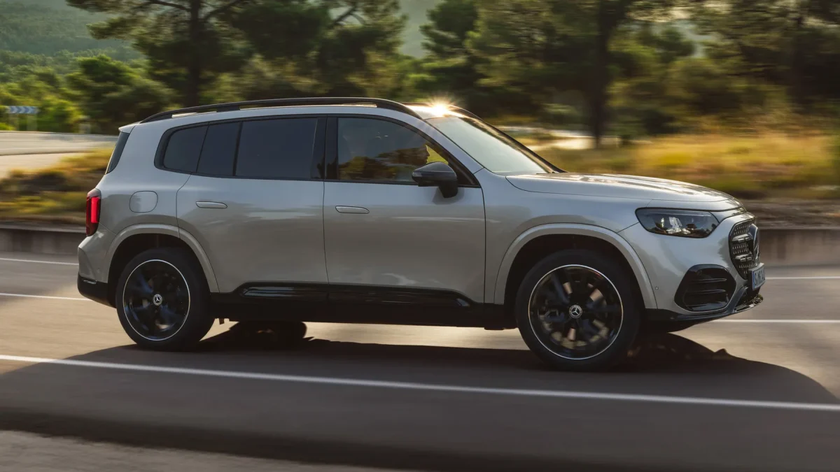 warum der neue mercedes benz glb eq ideal für frauen über 50 ist 5