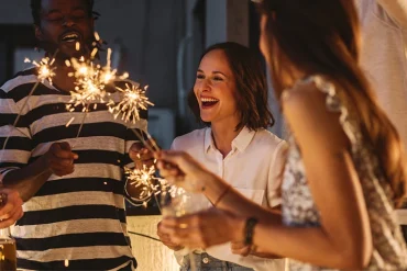 warum wunderkerzen das perfekte silvester geschenk sind