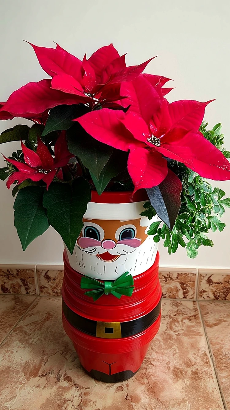 weihnachtstamnn aus tontöpfen mit weihnachtssternen darin