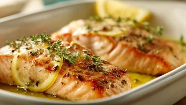zitronen lachs aus dem ofen – goldbraun gebacken mit thymian
