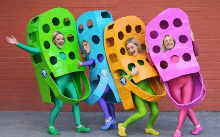 Crocs als Kostüm selber basteln mit Pappe und Klebeband