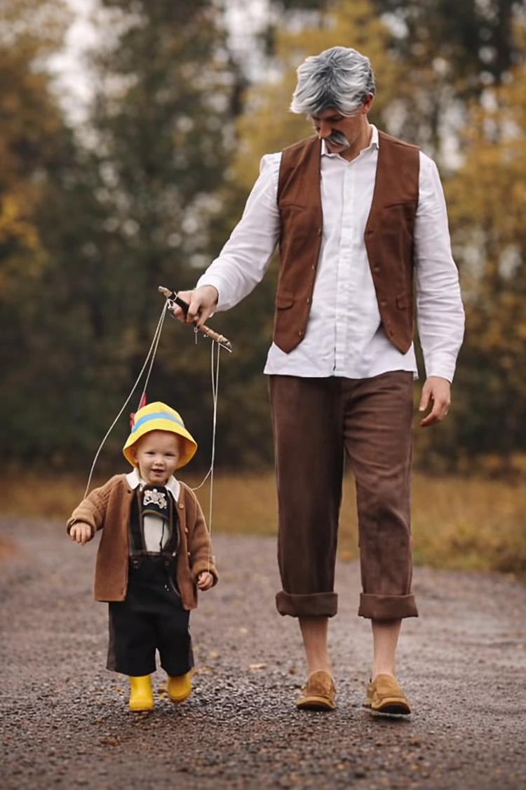 Geppetto und Pinocchio aus Alltagskleidung zusammenstellen