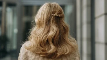 halblage blonde haare schlichte haaraccessoires