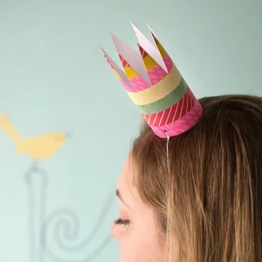 Krone zum Fasching basteln mit Klopapierrollen und Washi-Tape