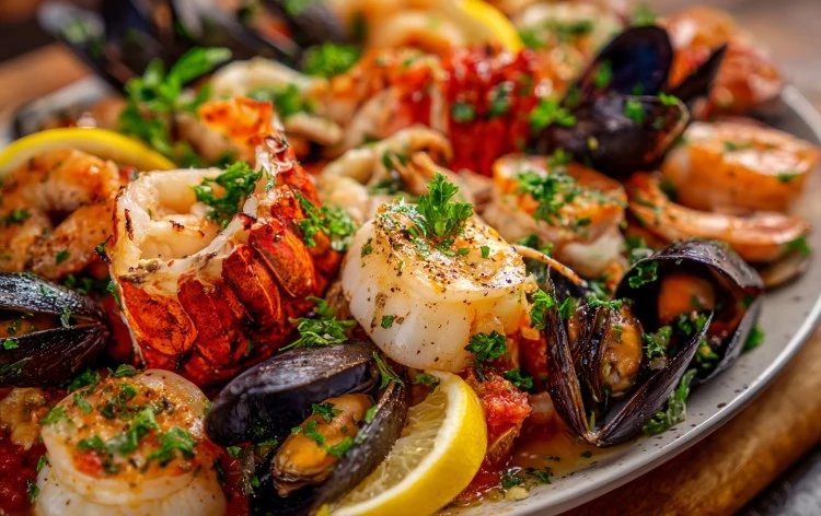 Leckere Appetizer für Hochzeitsbuffet mit Meeresfrüchten