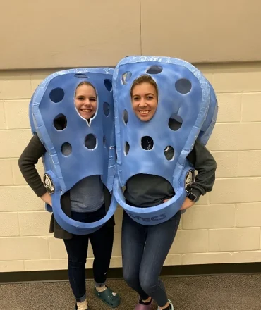 Man kann die Crocs als Kostüm auch aus Schaumstoff basteln