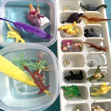 Schmelz-Experiment mit Eiswüfeln - Wie lange dauert es, bis das Spielzeug eisfrei ist