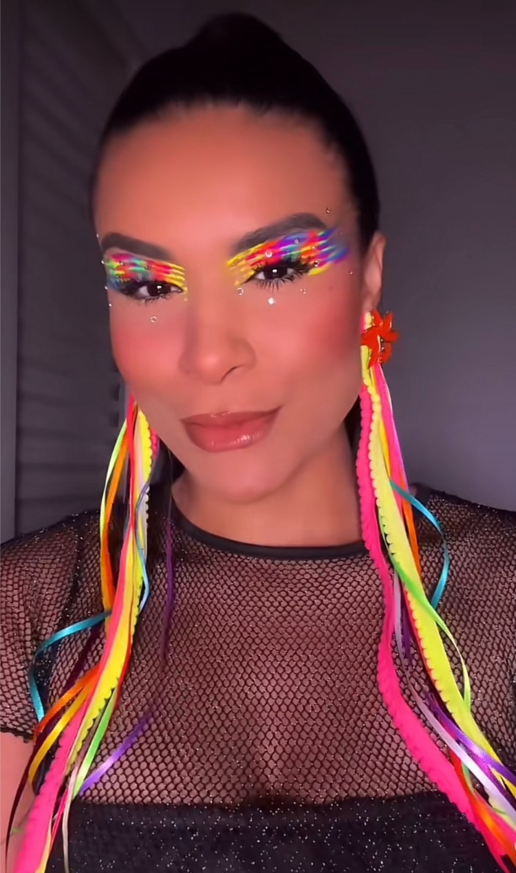 schminktipps karneval gabel hack für bunte linien