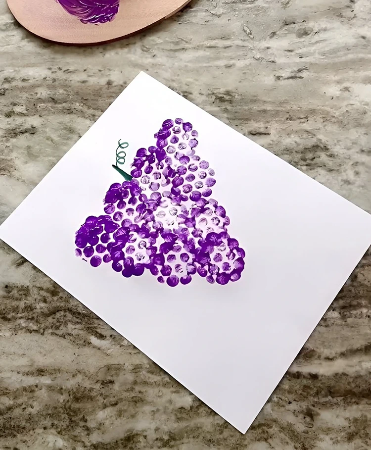 Weintrauben, Äpfel und Kürbisse im Herbst mit Kinder malen