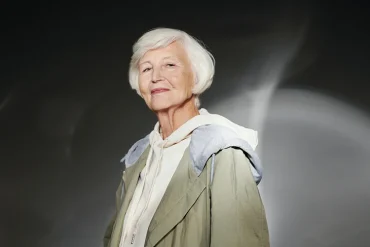 zeitlose kleidung aus geprüften stoffen für jedes lebensalter